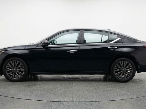 Used 2025 Nissan Altima 2.5 SV image 5