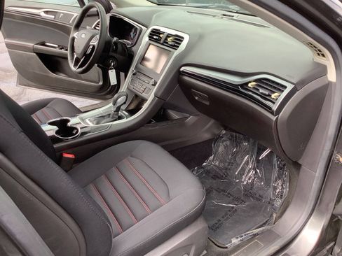 Used 2016 Ford Fusion SE FWD image 29