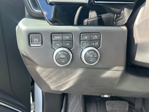 New 2026 GMC Sierra 1500 SLT image 27