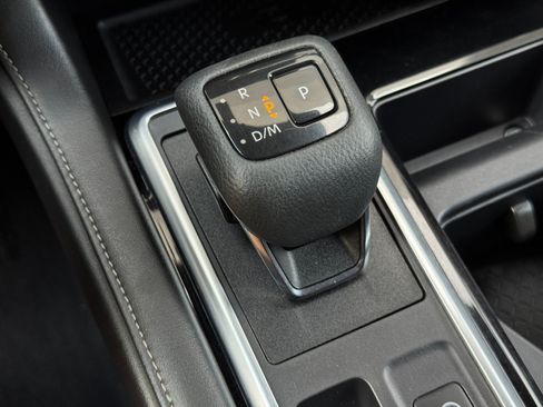 Used 2023 Nissan Pathfinder SL FWD image 28
