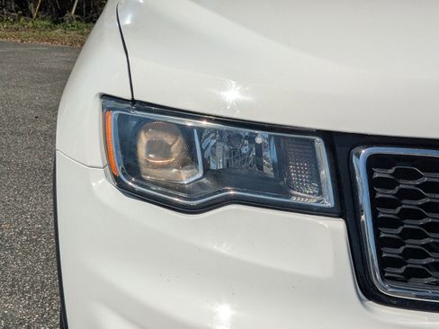 Certified 2018 Jeep Grand Cherokee Limited image 9