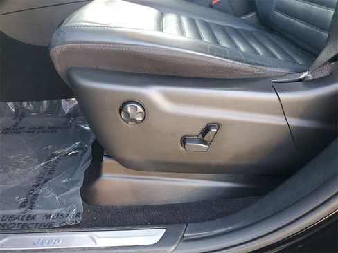 Used 2019 Jeep Grand Cherokee Limited X image 20