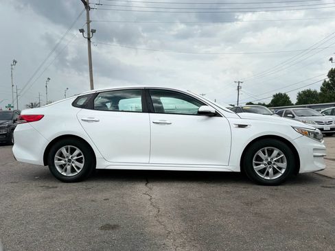 Used 2018 Kia Optima LX FWD image 3