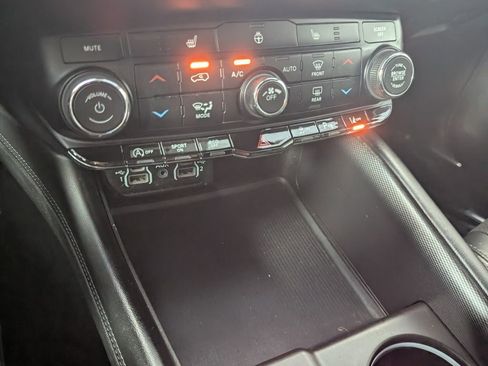 Used 2022 Dodge Durango GT image 22