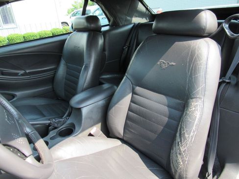 Used 2001 Ford Mustang GT RWD image 23