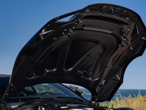 Used 2024 Aston Martin Valour image 17