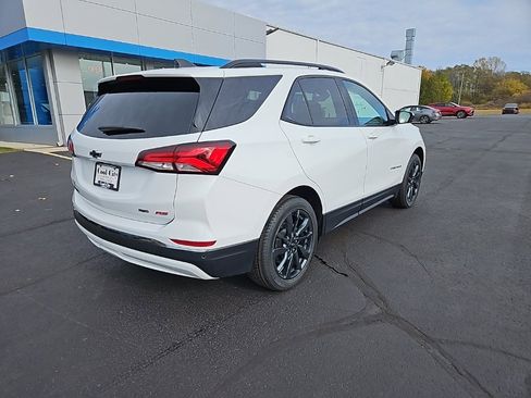 Used 2022 Chevrolet Equinox RS image 3