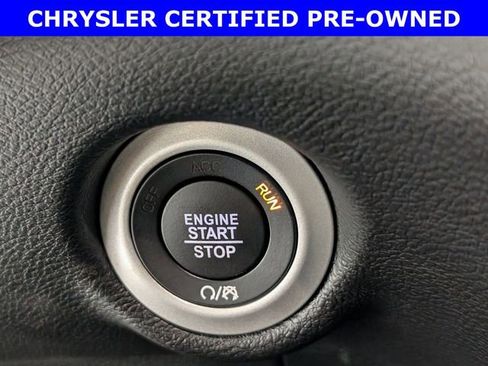 Certified 2026 Chrysler Pacifica Select FWD image 23