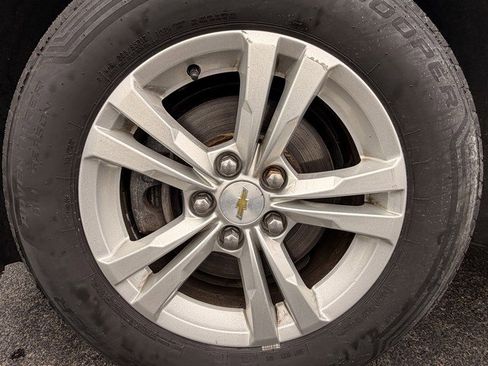 Used 2015 Chevrolet Equinox LT w/ Driver Convenience Package image 3