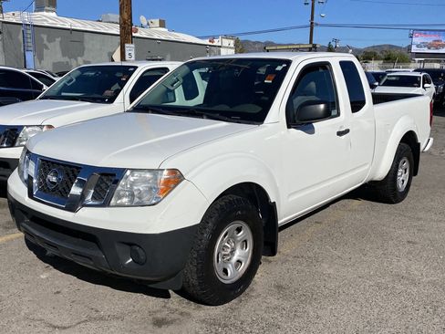 Used 2019 Nissan Frontier S image 2