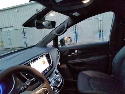 New 2026 Chrysler Voyager LX image 22