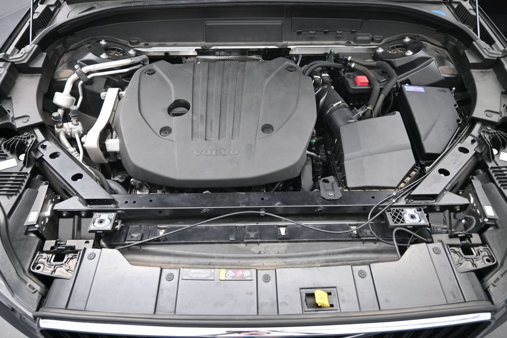 Used 2023 Volvo XC60 B5 Core w/ Climate Package FWD image 12