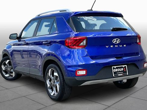 Used 2025 Hyundai Venue SEL image 11