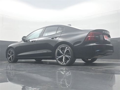 Used 2024 Volvo S60 B5 Plus image 31