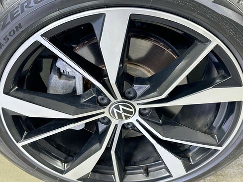 Used 2022 Volkswagen Tiguan SEL R-Line image 32