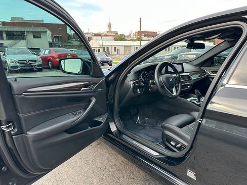 Used 2018 BMW 530i xDrive AWD/4WD image 13