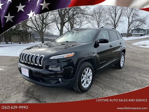 Used 2017 Jeep Cherokee Latitude w/ Cold Weather Group image 1