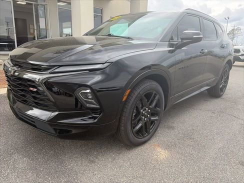 Used 2023 Chevrolet Blazer RS w/ Driver Confidence II Package image 2