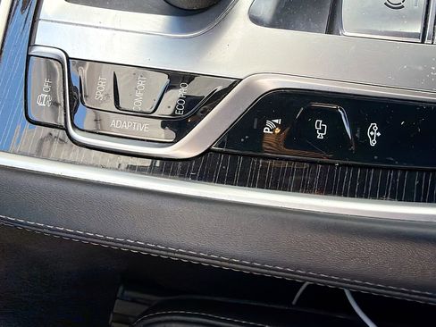 Used 2019 BMW 740i w/ Executive Package image 30