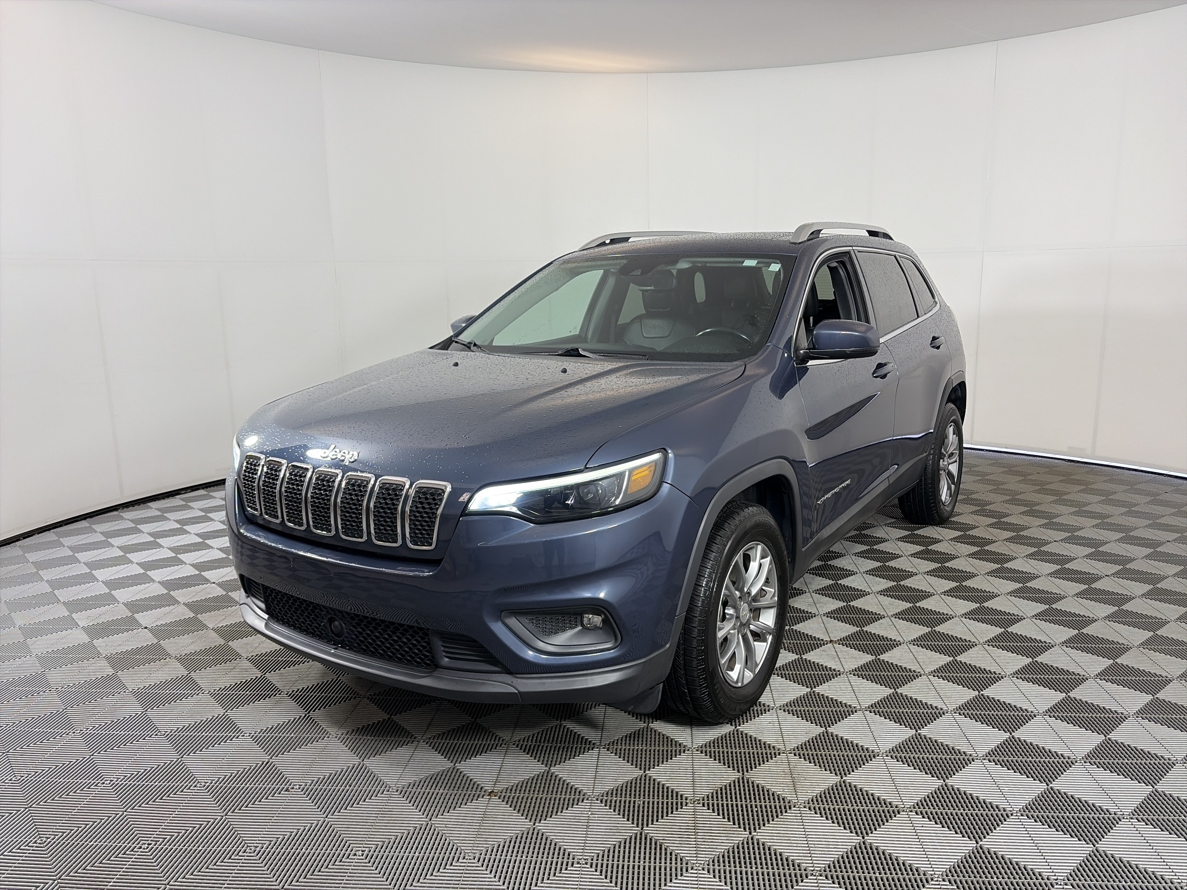 Used 2021 Jeep Cherokee Latitude Lux w/ Sun & Sound Group AWD/4WD image 2