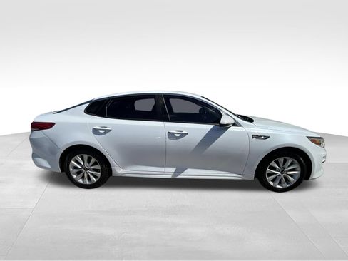 Used 2016 Kia Optima EX FWD image 4