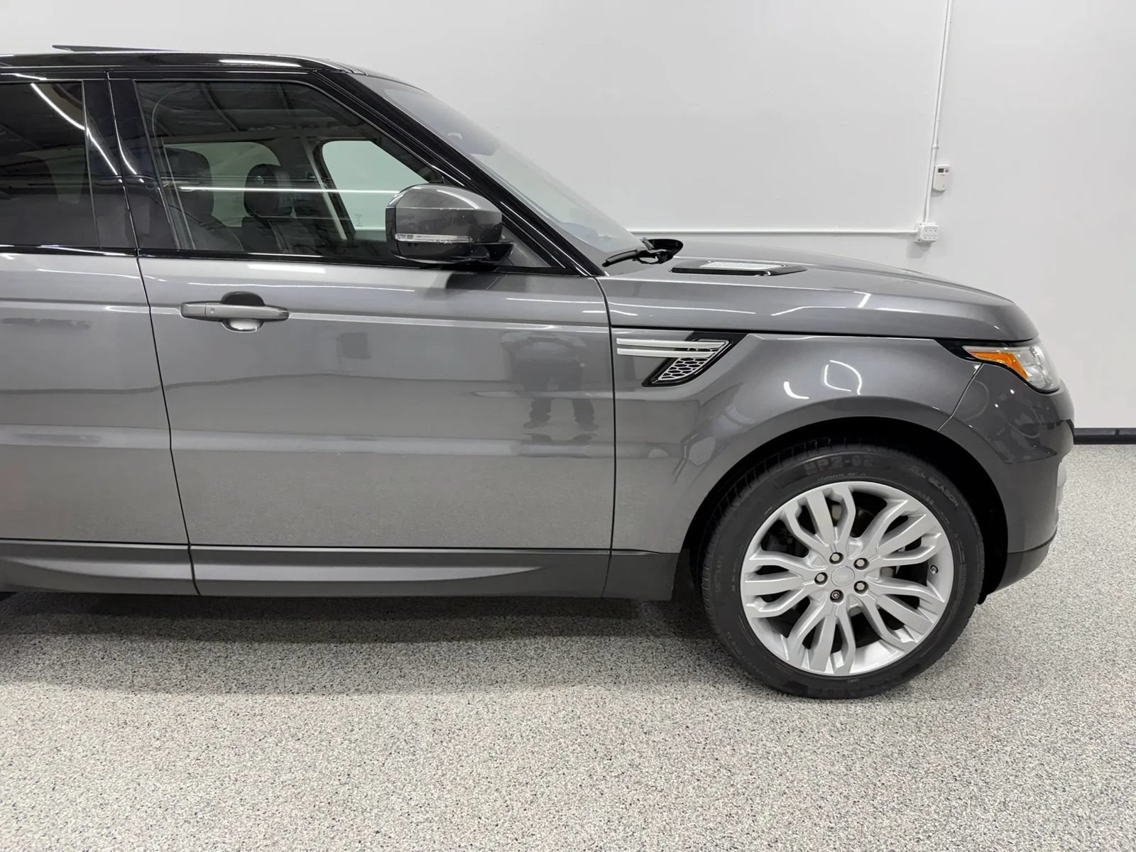 Used 2017 Land Rover Range Rover Sport HSE AWD/4WD image 42