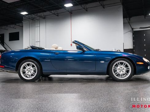 Used 2002 Jaguar XK8 Convertible RWD image 6