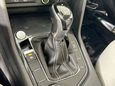 Used 2022 Volkswagen Tiguan S image 16