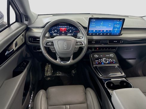 Used 2021 Lincoln Nautilus Reserve w/ Equipment Group 202A image 17