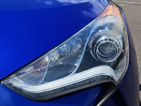 Used 2014 Hyundai Veloster Turbo FWD image 9