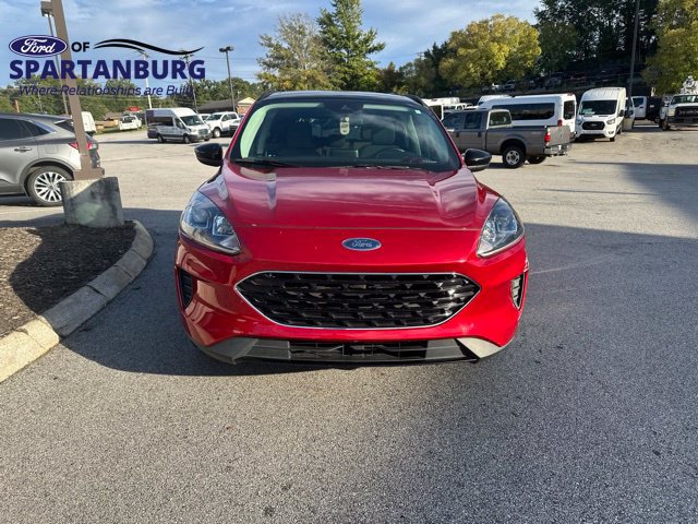 Used 2021 Ford Escape SE w/ SE Sport Appearance Package FWD image 2