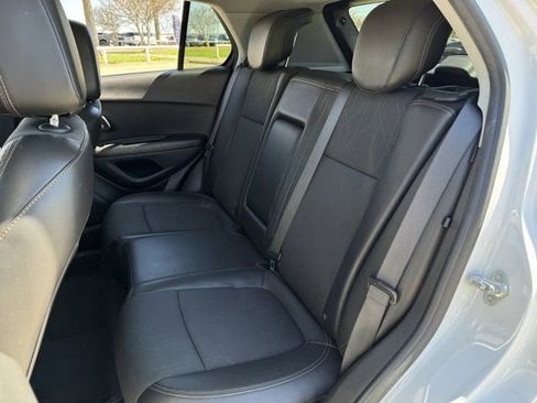 Used 2021 Chevrolet Trax LT image 28