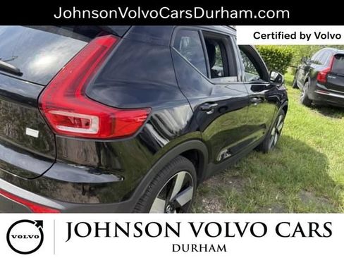 Used 2024 Volvo XC40 Recharge Ultimate RWD image 3
