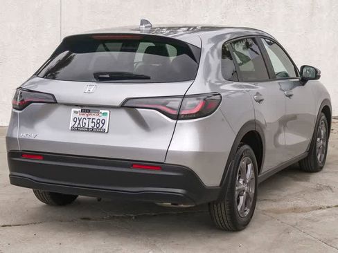 Certified 2026 Honda HR-V LX image 9