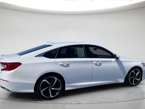 Used 2020 Honda Accord Sport image 4