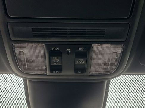 Used 2024 Honda Odyssey Sport image 25