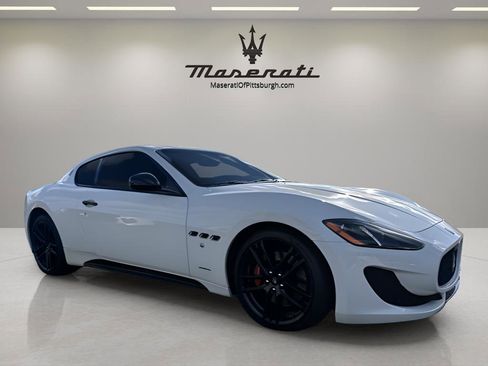 Used 2015 Maserati GranTurismo Sport image 3