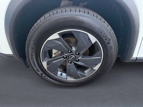 Used 2024 Nissan Rogue SV FWD image 9