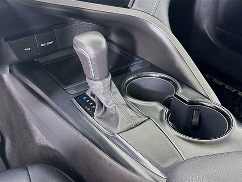Certified 2020 Toyota Camry SE FWD image 19