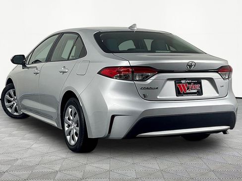 Used 2021 Toyota Corolla LE FWD image 4