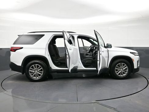 Used 2022 Chevrolet Traverse LT w/ LPO, Floor Liner Package image 34