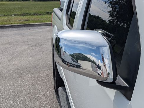 Used 2019 Nissan Frontier SL RWD image 12