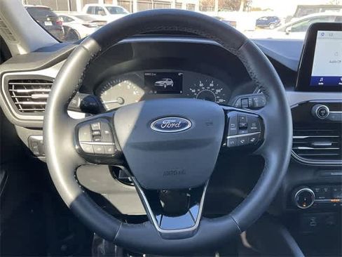 Used 2022 Ford Escape SEL image 19