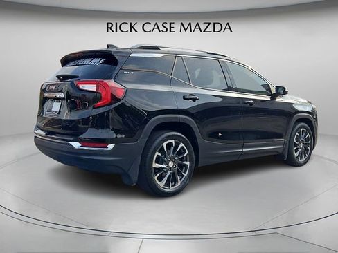 Used 2022 GMC Terrain SLT w/ Infotainment Package II image 7