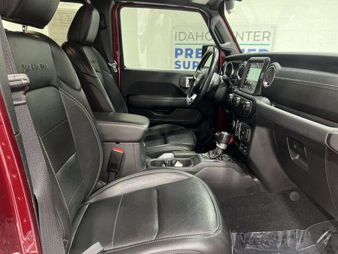 Used 2022 Jeep Wrangler Unlimited Sahara w/ Cold Weather Group AWD/4WD image 24