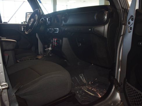 Used 2020 Jeep Wrangler Unlimited Sport AWD/4WD image 37
