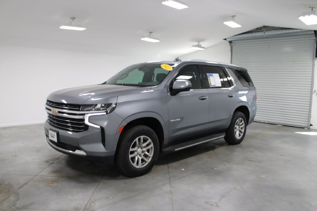 Used 2022 Chevrolet Tahoe LT w/ Luxury Package RWD image 4