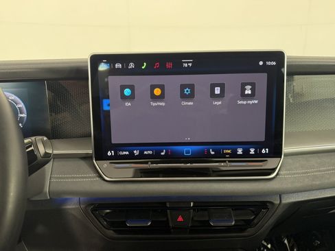 Used 2026 Volkswagen Tiguan SE FWD image 19