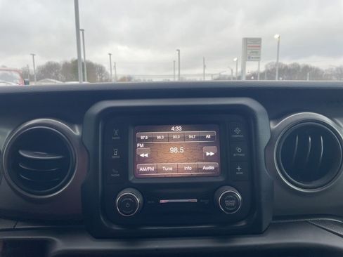 Used 2021 Jeep Wrangler Unlimited Sport image 29