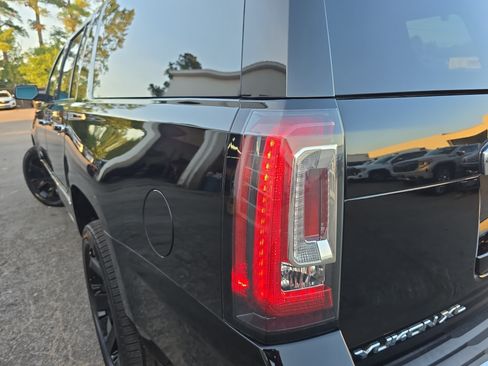 Used 2017 GMC Yukon XL Denali w/ Open Road Package AWD/4WD image 35